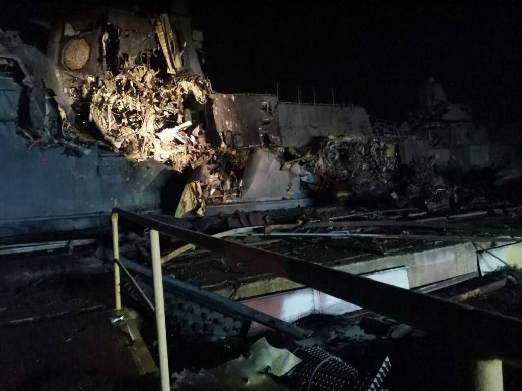 ЗСУ вдарили по кораблю росіян у Керчі - фото ЗСУ-вдарили-по-кораблю-росіян-у-Керчі---фото-1